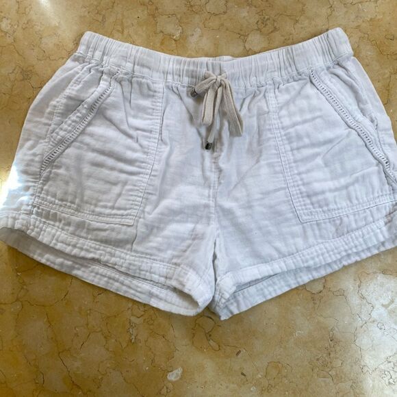 Splendid white linen shorts with drawstring and pockets. Size large - Picture 1 of 6